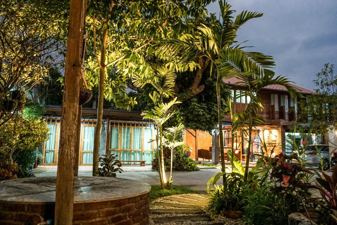 Tha Ma-O Bouteak Homestay - Self Check-In Lampang Luaran gambar