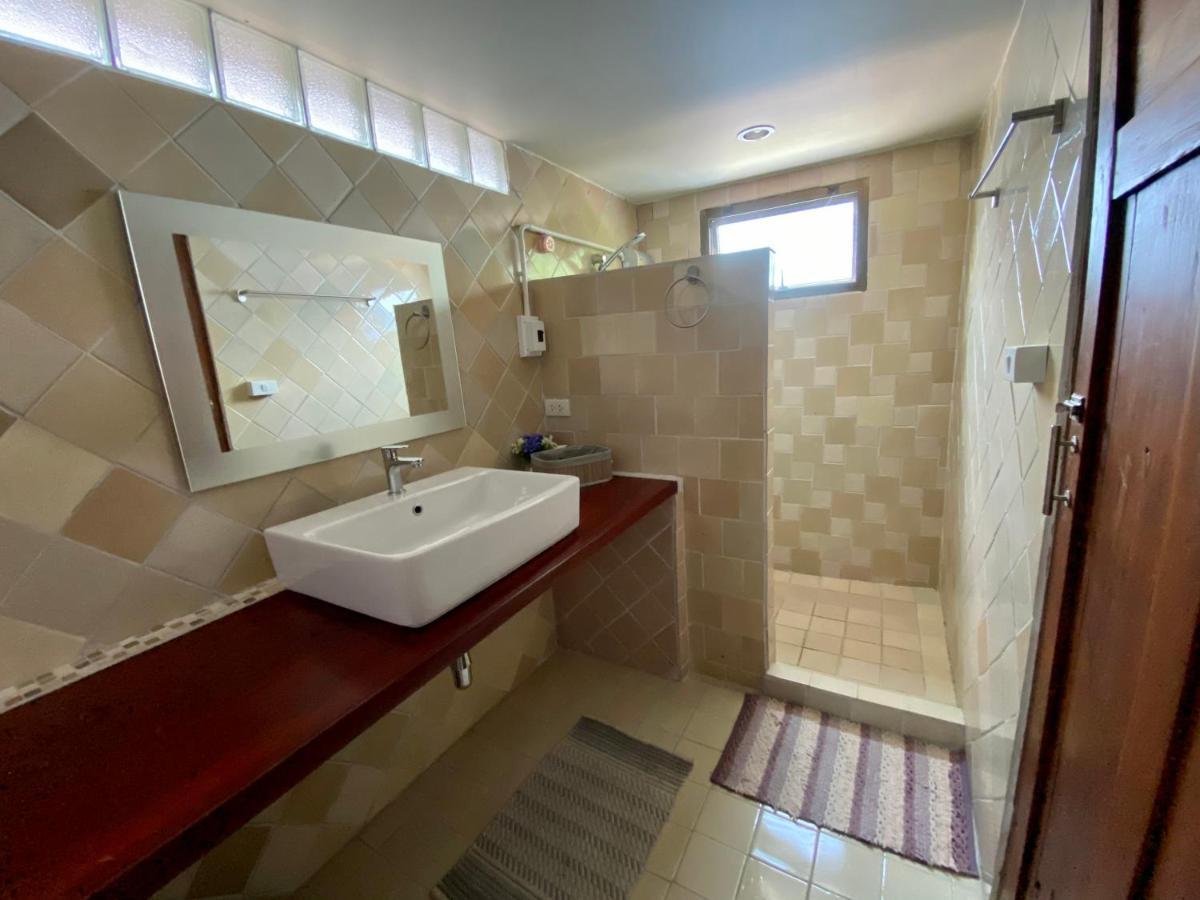 Tha Ma-O Bouteak Homestay - Self Check-In Lampang Luaran gambar